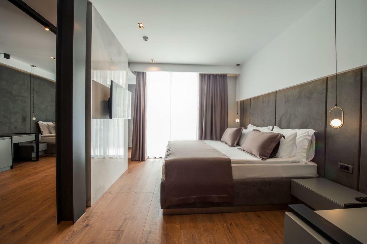 Seraphine Plaza Peje Dış mekan fotoğraf