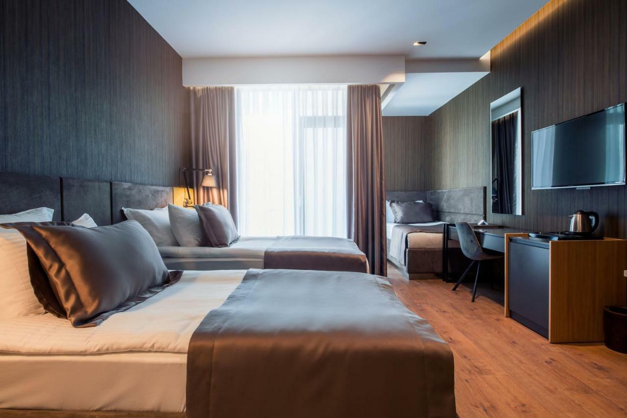 Seraphine Plaza Peje Dış mekan fotoğraf